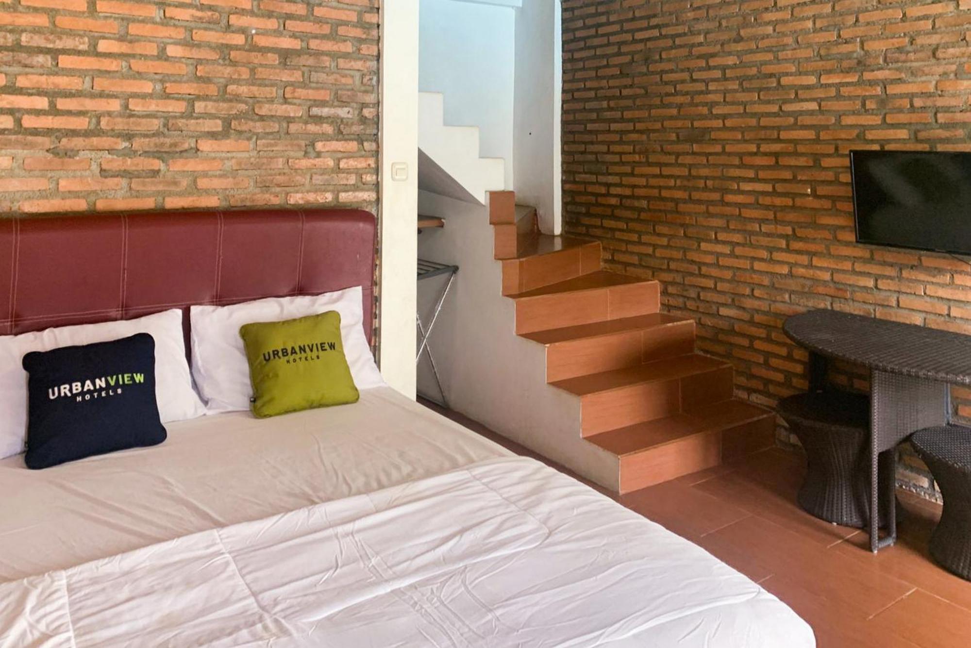 Urbanview Hotel Villa Q Gisting Bandjarnegeri Exterior photo